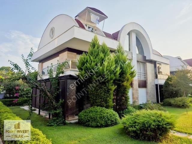Poınt Invest'ten 4+1 Nehire Sıfır Villa