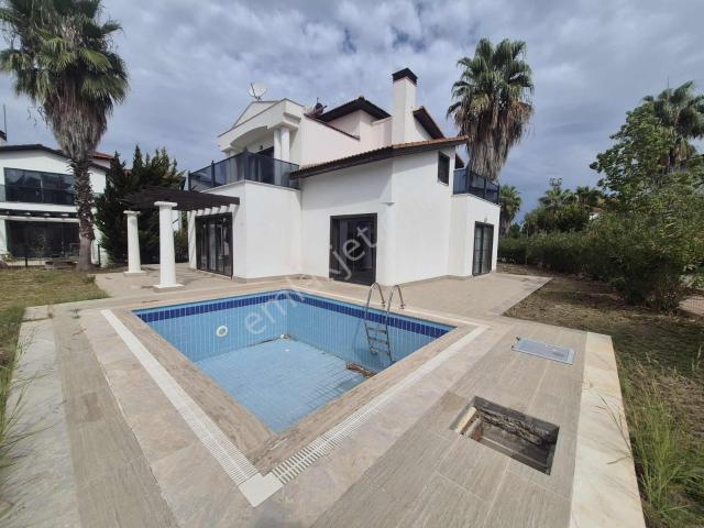 Poınt Invest'ten Müstakil Havuzlu 4+1 Villa