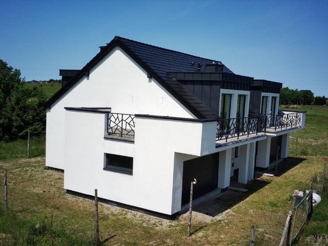Połowa bliźniaka 146m² z garażem i dużą działką 1000m²