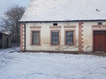 Połowa bliźniaka z dużą działką 3 km od morza
