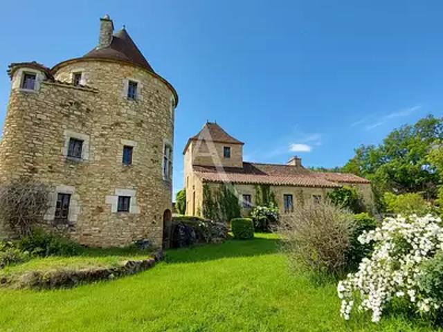 Pomarède 46250 Achat / Vente maison 9 pièces t9 au dernier étage piscine