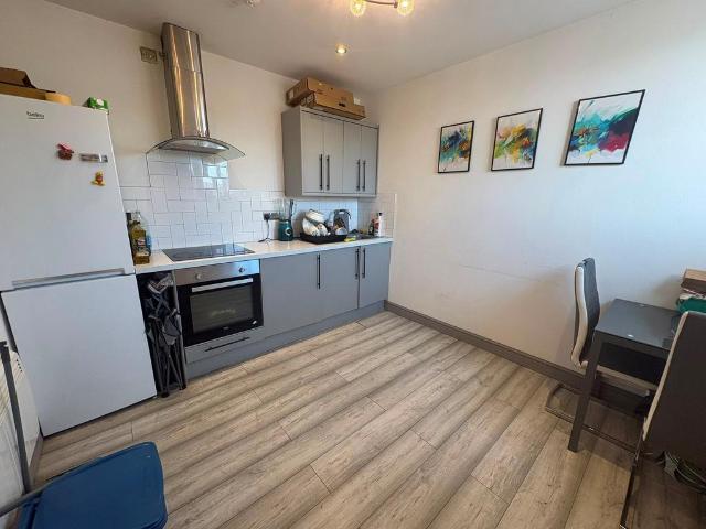 Pomeroy Street, Cardiff Bay, Cardiff 1 bed apartment to rent £795 pcm £183 pw