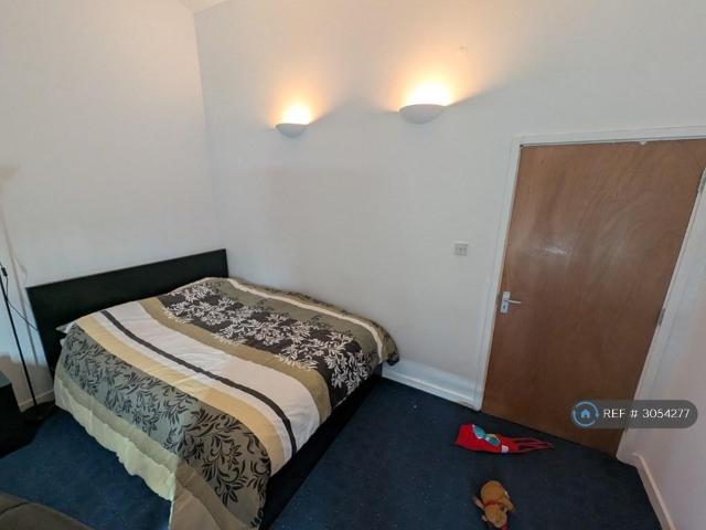 Pomeroy Street, London, SE14 1 bed in a house share to rent £1,000 pcm £231 pw