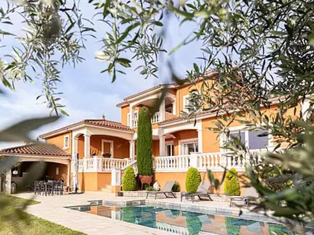 Pommiers 69480 Achat / Vente maison 9 pièces t9 piscine terrasse