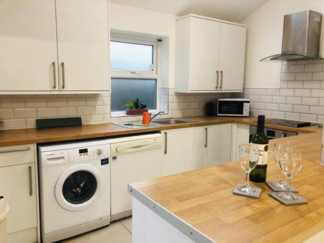 Pomona Street 6 bed house share to rent £2,586 pcm £597 pw