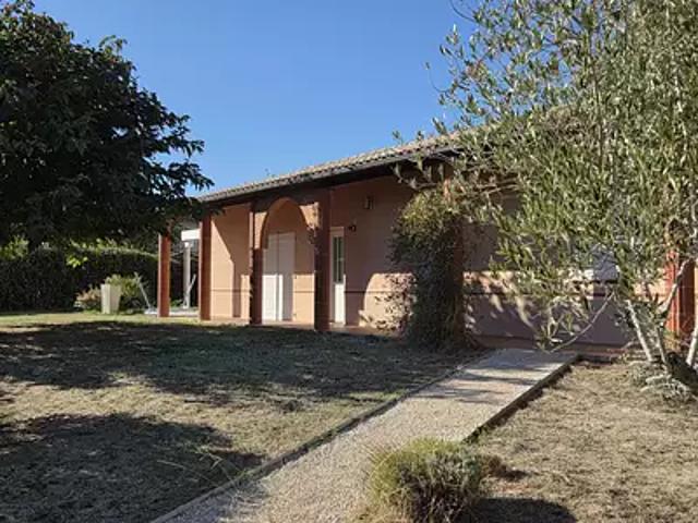 Pompertuzat 31450 Location maison 8 pièces t8 jardin terrasse