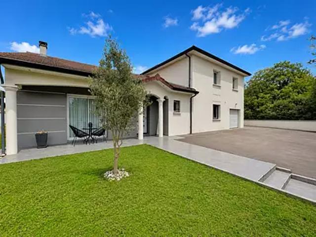 Pont de Chéruy 38230 Achat / Vente maison 5 pièces t5 terrasse parking