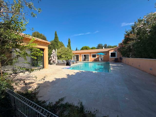 Pont De Crau En Campagne 271m² Arles