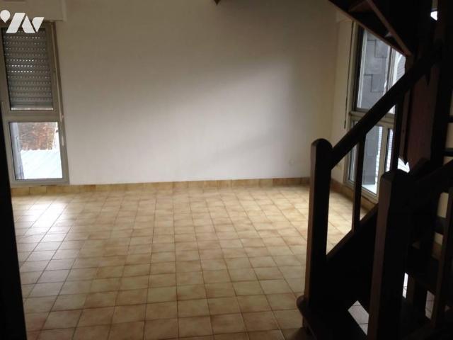 PONT DE L'ARCHE Appartement T2 duplex avec parking