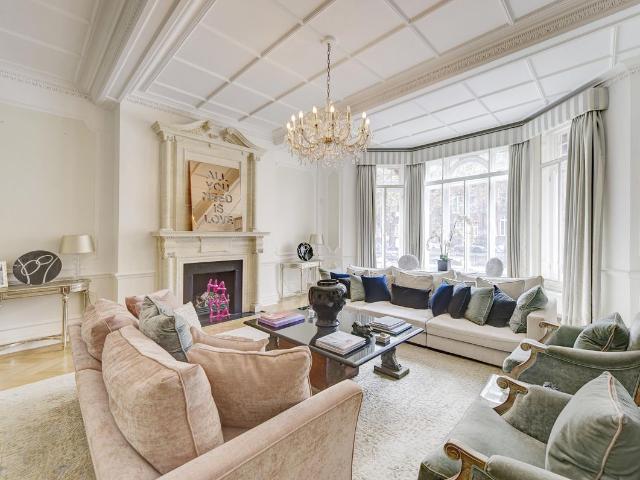 Pont Street, Knightsbridge, London SW1X, 4 bed flat to rent, £15,167 pcm | PrimeLocation