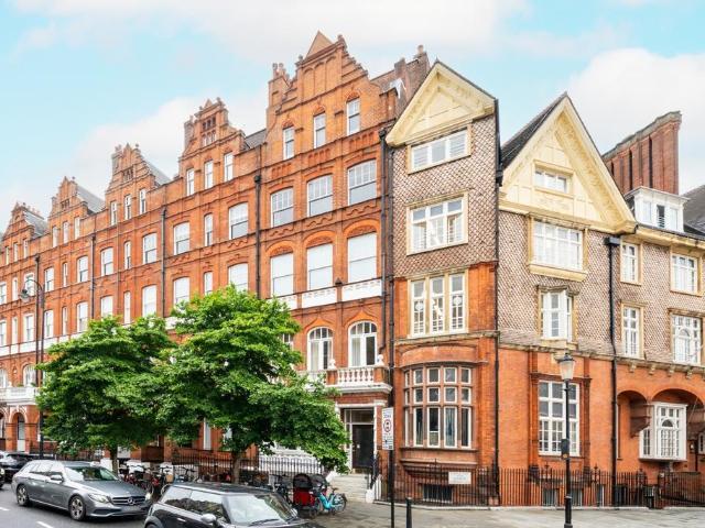 Pont Street Knightsbridge SW1X 2 bed apartment to rent £4,983 pcm £1,150 pw