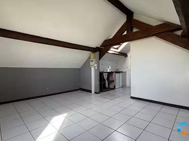 Pont Sainte Maxence 60700 Location appartement 1 pièce t1 au dernier étage parking