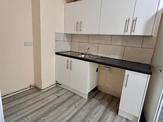 Pontardawe, Swansea SA8, 2 bed flat to rent, £690 pcm | PrimeLocation