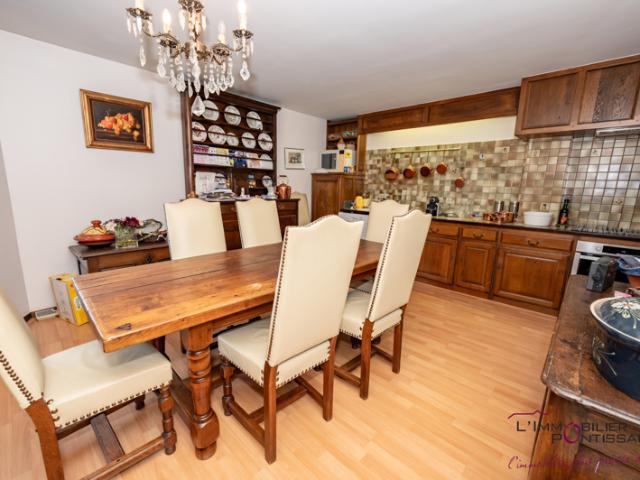 PONTARLIER CENTRE VILLE: DUPLEX DERNIER ETAGE