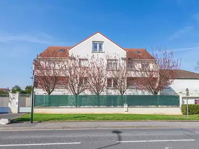 Pontault Combault 77340 Achat / Vente appartement 3 pièces t3 au dernier étage balcon