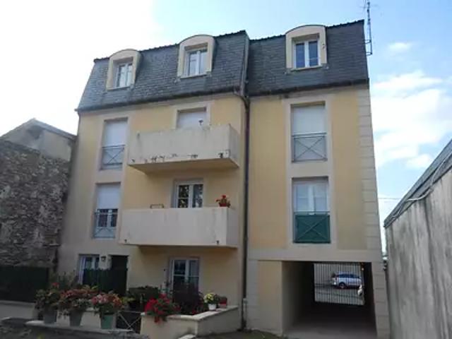 Pontault Combault 77340 Location appartement 1 pièce t1 au dernier étage