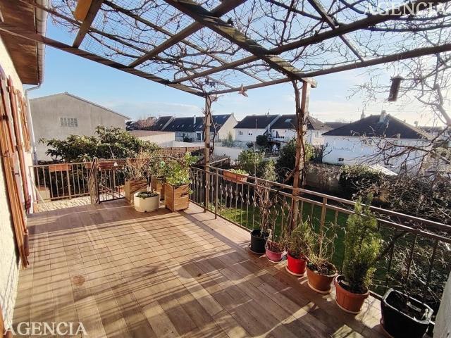 Pontault Combault: au coeur du Bouquet, dans une rue calme e. 160m² Pontault Combault