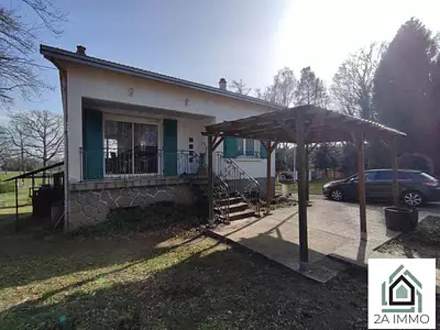 Condat en Combraille 63380 Achat / Vente maison 4 pièces t4 piscine parking