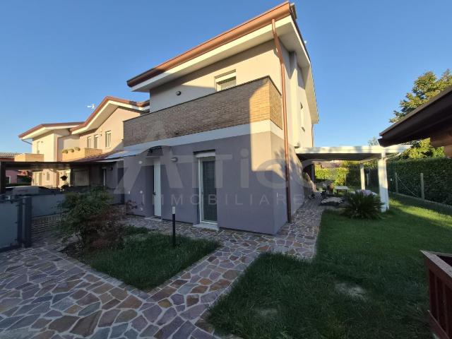 Pontecchio Pol. RO 7 vani 166mq