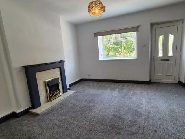 Pontefract Road, Hoyle Mill 3 bed house to rent £750 pcm £173 pw