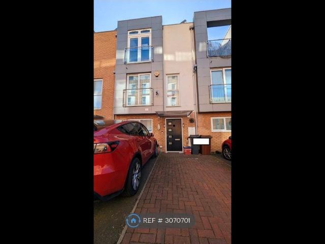 Pontes Avenue, Hounslow TW3, 4 bed terraced house to rent, £2,900 pcm | PrimeLocation