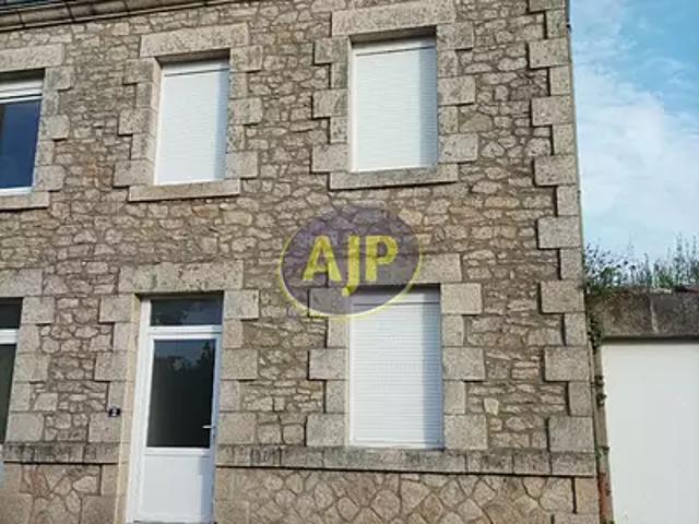 Pontivy 56300 Location appartement 2 pièces t2 au dernier étage