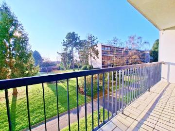 Pontoise, appartement 3 pces, 65 m2, cave parking.