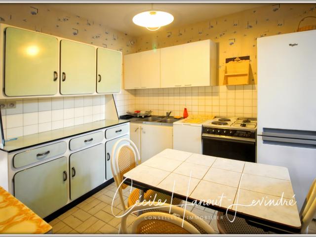 PONTORSON. Proche supermarché Maison 95 m2. 3 chambres. Terrain: 210 m2