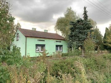 Urokliwy dom z dużym podwórkiem, odnowiony w 2022 r