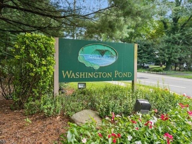 Pond Ct, Washington Township, Home For Sale