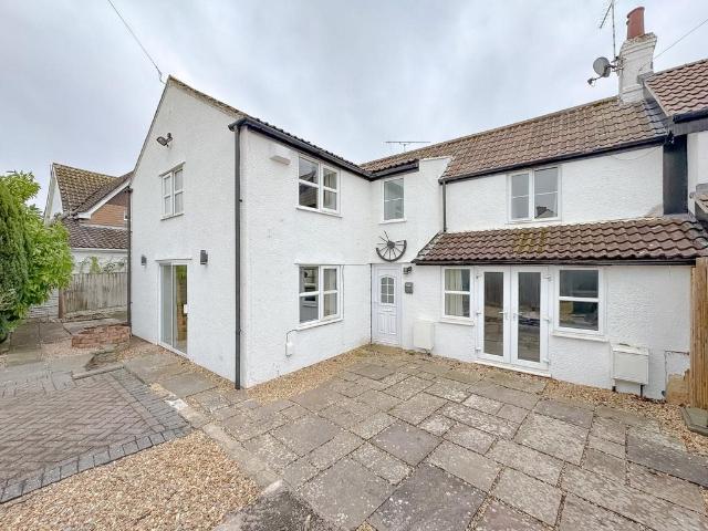 Pond Close, Patchway, Bristol. 4 bed semi detached house to rent £2,500 pcm £577 pw