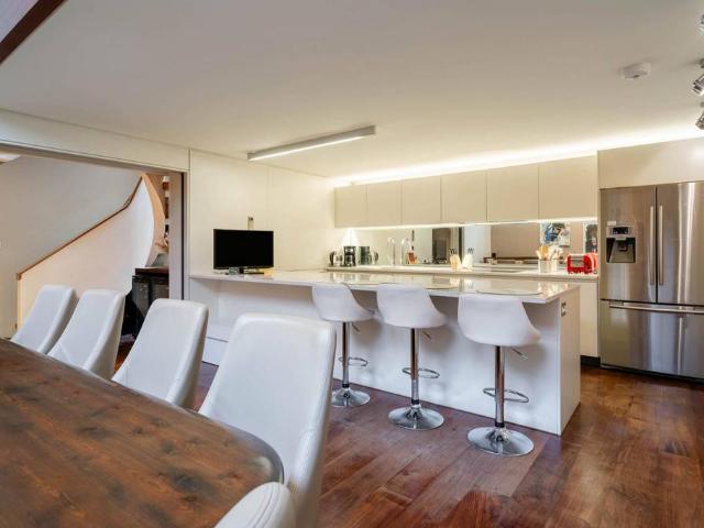 Pond Place, Chelsea, London, SW3 4 bed mews to rent £14,083 pcm £3,250 pw