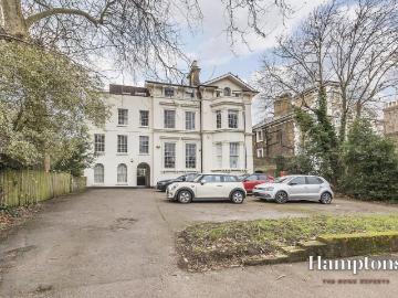 Pond Road, Blackheath SE3 4 bed flat to rent £4,100 pcm £946 pw