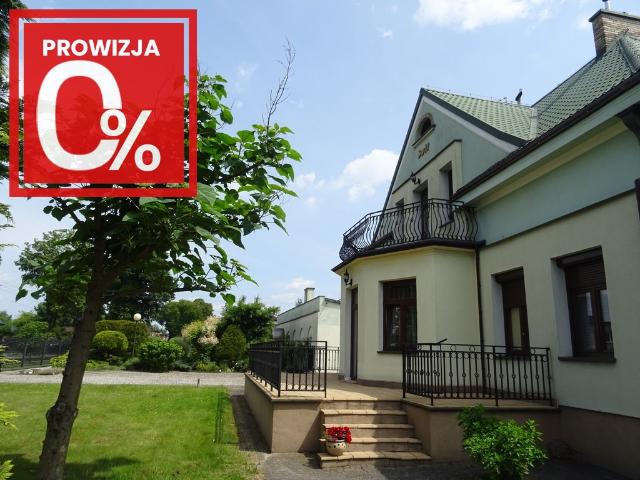 Sprzedam dom z garażami i dużą działką w Poniatowie