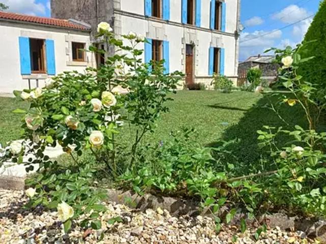 Pons 17800 Achat / Vente maison 7 pièces t7 parking