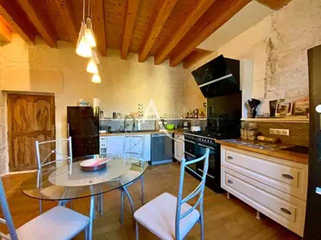 Pons 17800 Achat / Vente maison 8 pièces t8 au dernier étage