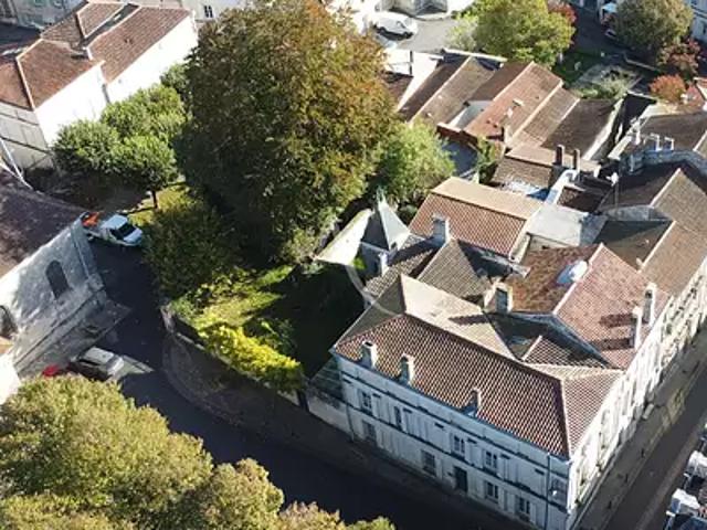 Pons 17800 Achat / Vente maison 10 pièces t10 au dernier étage