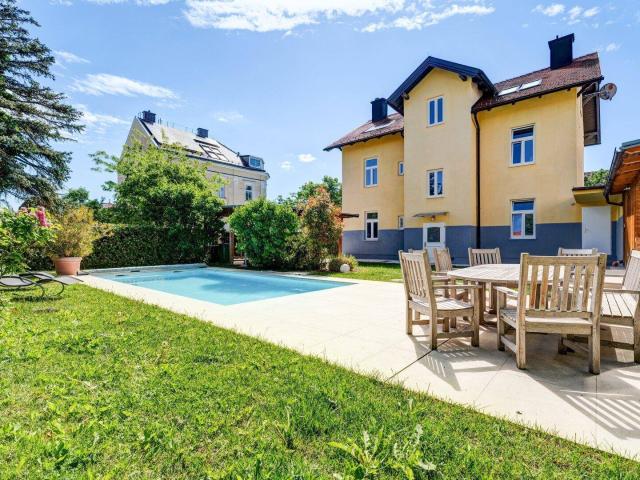 Pool, Garten, 220 m² Wohnfläche & Toplage – Charmantes Zuhause nahe dem Marktplatz!