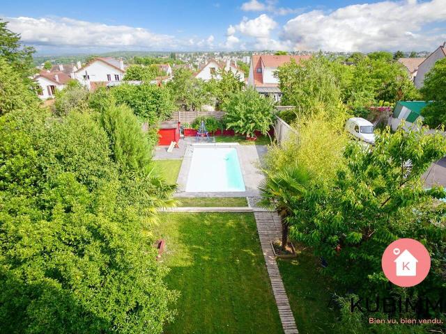 Pool party ! Maison Individuelle de Charme avec Piscine !