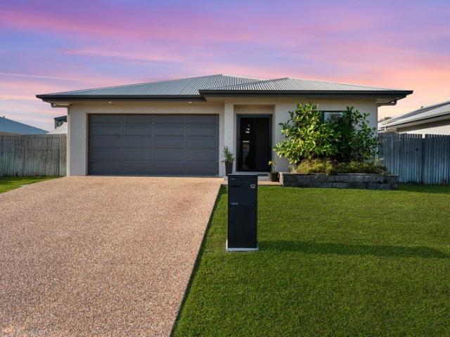 Pool, Shed and Solar in Mount Louisa!