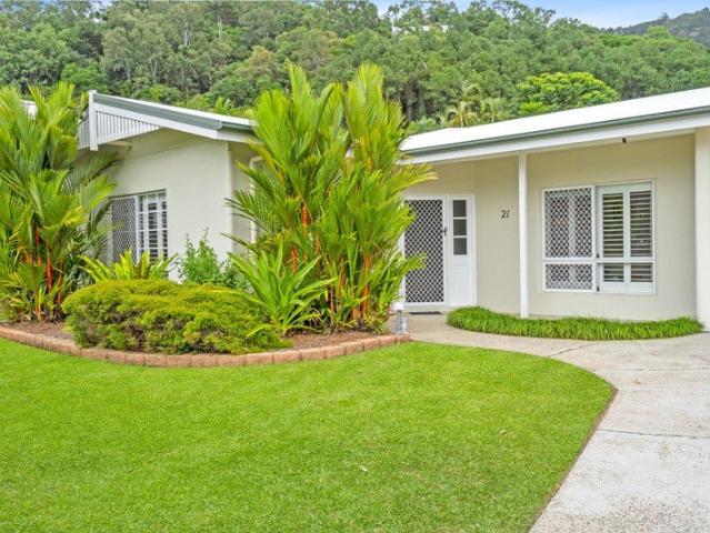 POOL SOLAR STUNNING MOUNTAIN VIEWS IMMACULATE PRESENTATION