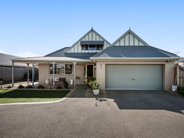 POOL. SPACE. STYLE. LOCATION. A ONE OF A KIND FAMILY ENTERTAINER THAT HAS IT ALL!
