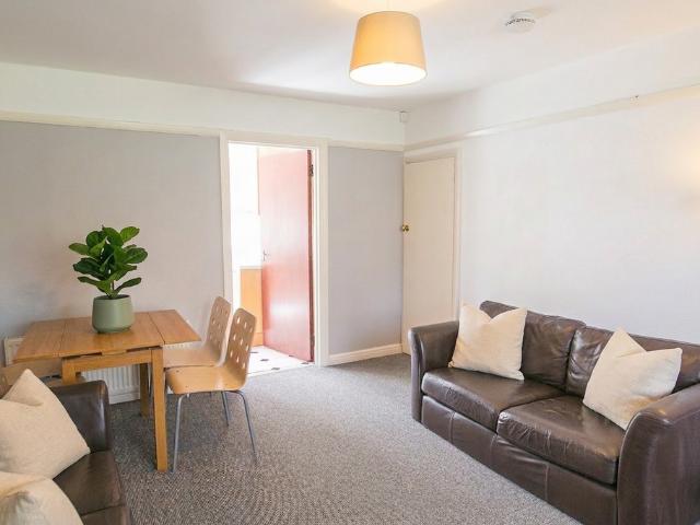 Poole Crescent Copy, Harborne B17 3 bed house to rent £1,979 pcm £457 pw