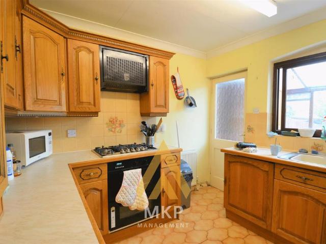 Poole Crescent, Harborne, Birmingham B17 3 bed terraced house to rent £1,287 pcm £297 pw
