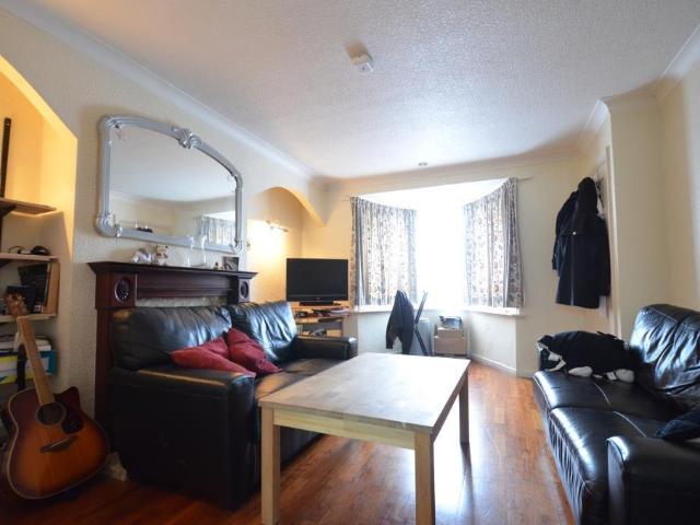 Poole Crescent, Metchley, B17 0PE, United Kingdom | 3 bed townhouse for rent #136659411 | Rentberry