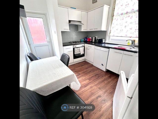 Poole Road, Bournemouth BH4, 3 bed shared accommodation to rent, £1,495 pcm | PrimeLocation