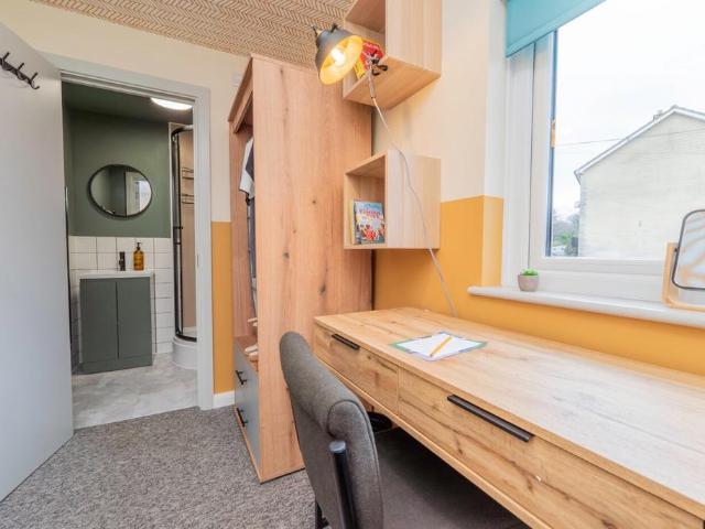 Poolemead Road, Bath BA2 5 bed house to rent £5,742 pcm £1,325 pw