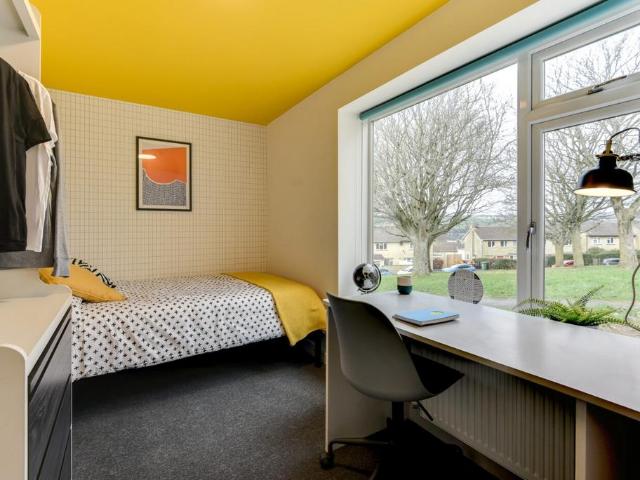 Poolemead Road, Bath BA2 6 bed house to rent £5,718 pcm £1,320 pw