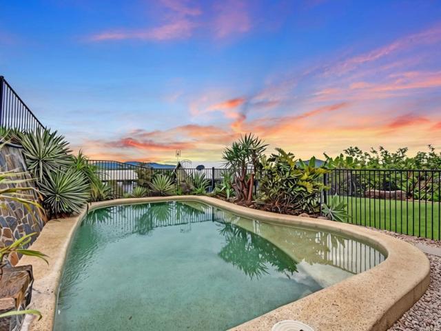 Poolside Comfort in Popular Mount Louisa