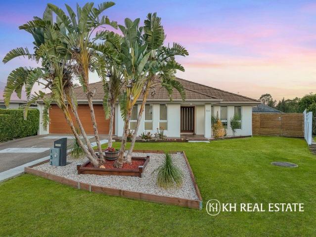 POOLSIDE ENTERTAINING, THREE LIVING AREAS AND ROOM FOR THE CARAVAN